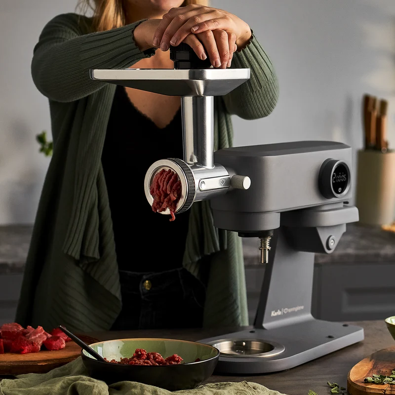 Küchenmaschine Karla Fleischwolfaufsatz inkl. 3 Lochscheiben, Wurst-, Kebbe-, Spritzgebäckvorsatz
