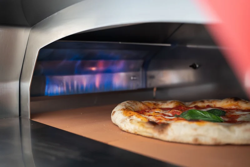 Alfa Forni EVO Hybrid-Pizzaofen Flüssiggas (LPG)/Holz, Rubin Rot