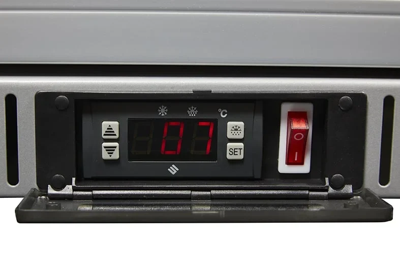 Gastro-Cool UC300 Barkühlschrank 330 Liter Schiebetüren silber, LED, unterbaufähig