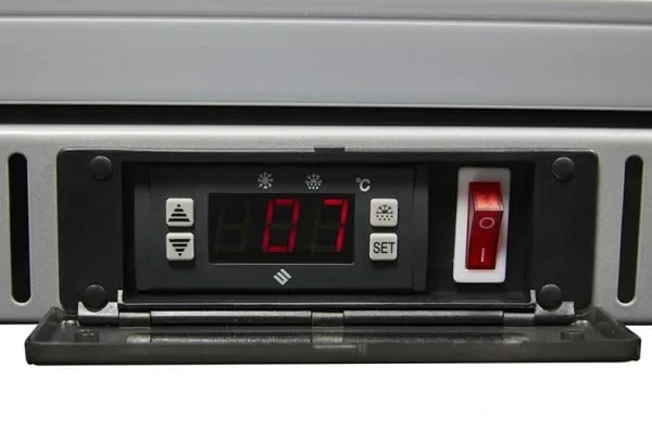 Gastro-Cool Barkühlschrank 128 Liter silber, LED, unterbaufähig